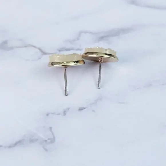 Pale Yellow & Gold Tone Unusual Stud Earrings 0.5" - Picture 9 of 9